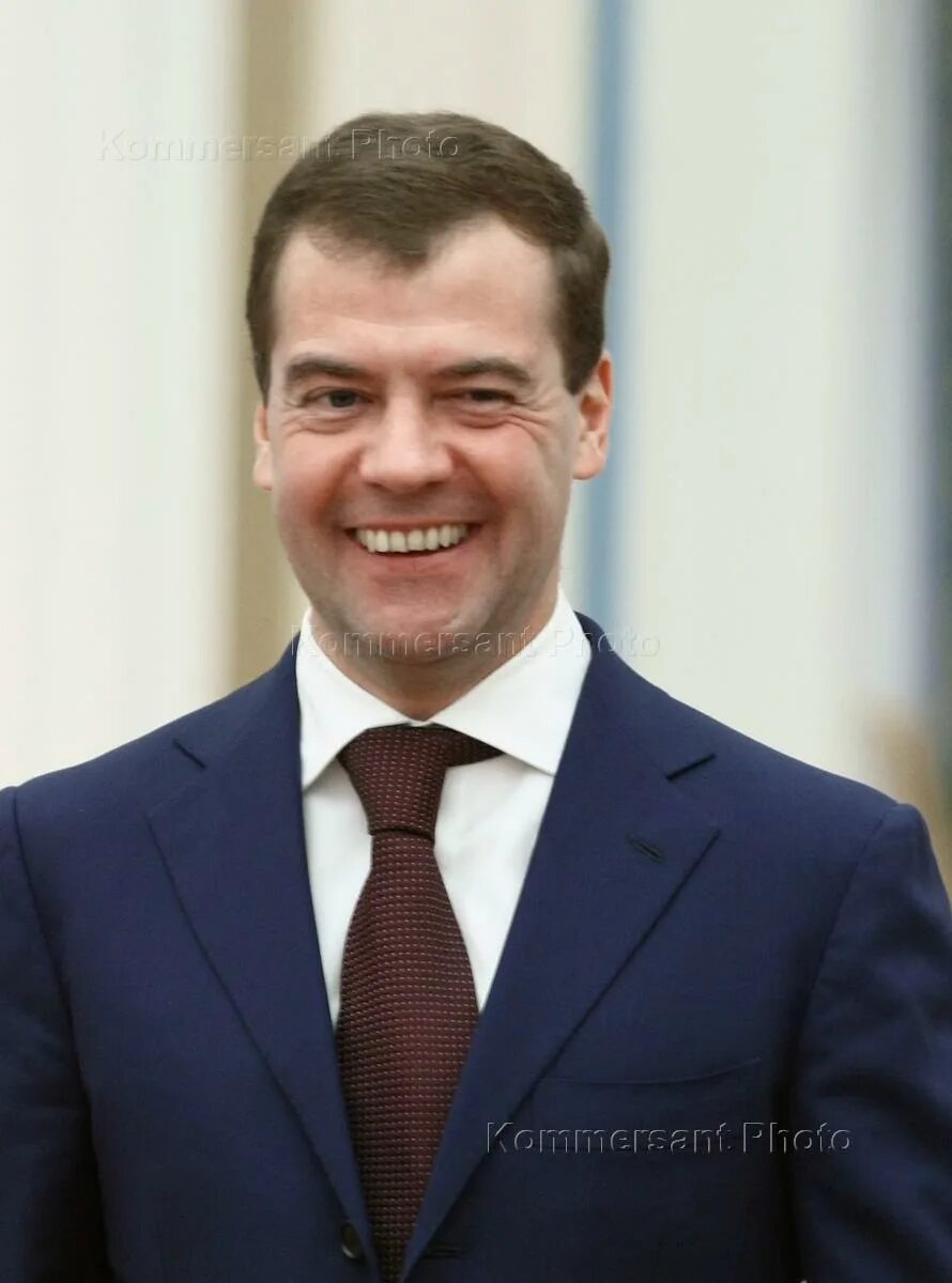 Медведев во френче. Медведев во френче фото. Медведев в Мариинке.