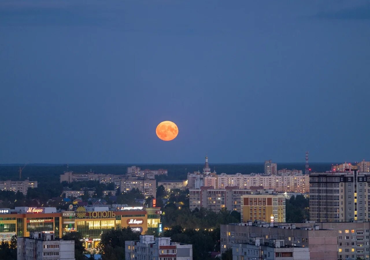 Луна 13 12. Суперлуние 2022. Клин суперлуние. Греция суперлуние. Суперлуние Тотьма.