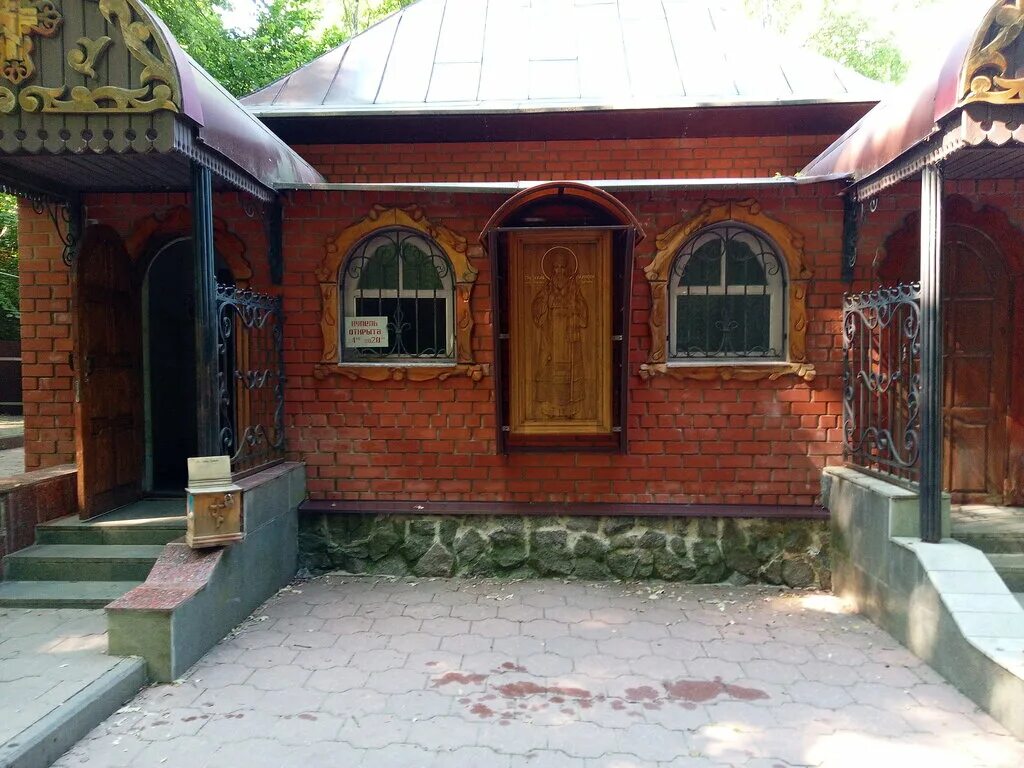 Задонск часы работы. Храм тихона задонского в задонске. Задонский рождество-богородицкий мужской монастырь липецк. Задонск монастырь тихона задонского. Женский монастырь в задонске липецкой.