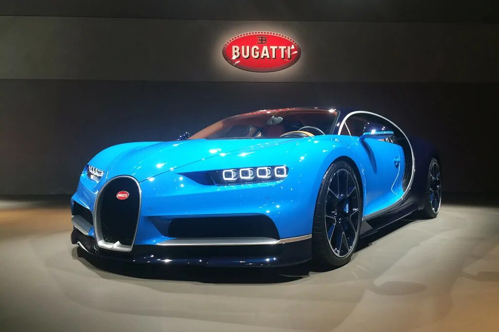 Бугатти 1500 л.с. Bugatti Chiron Blueprint. Bugatti Chiron открытые двери. Бугатти 100-200. Bugatti 1500