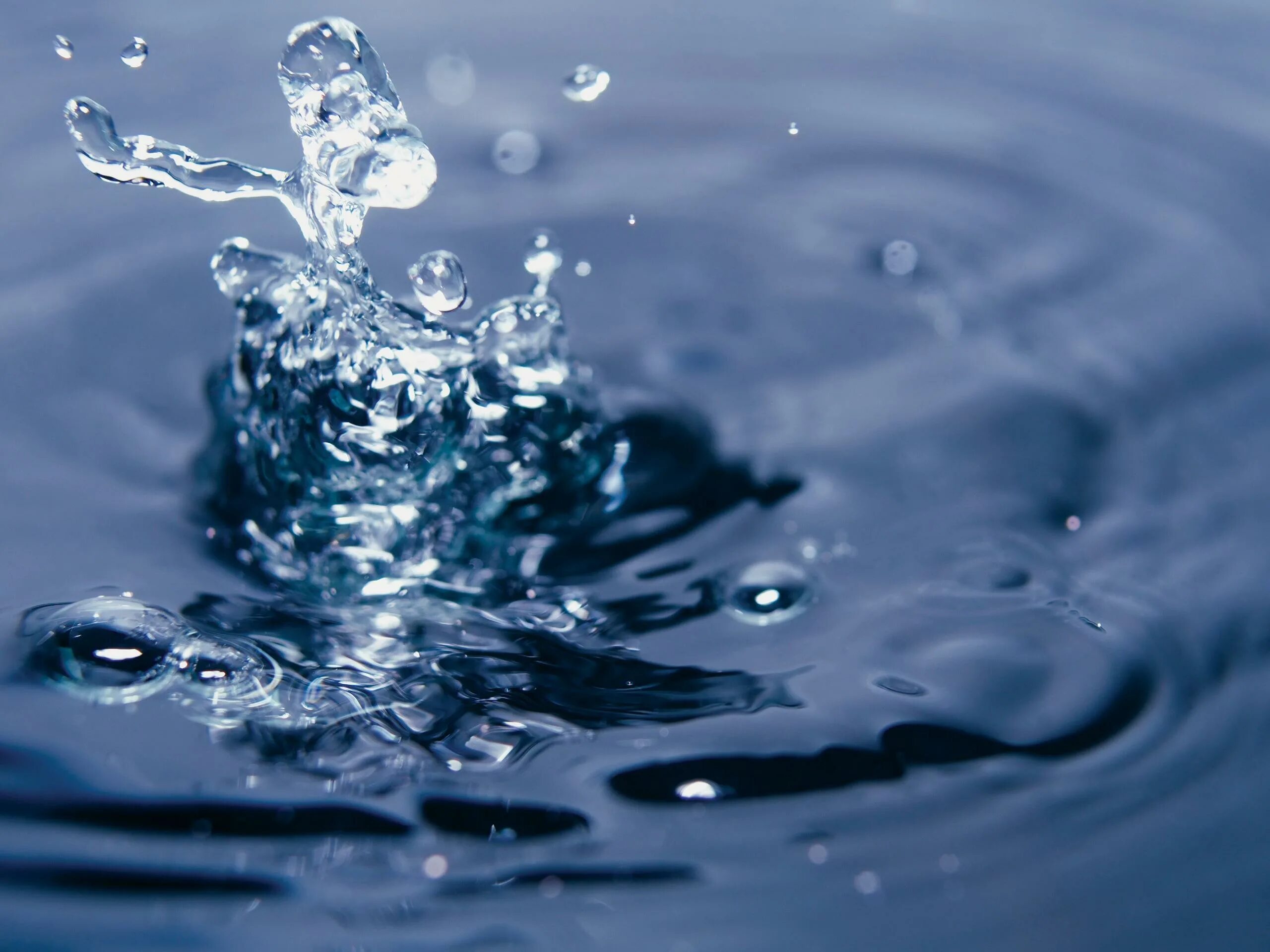 Спокойная музыка воды. Вода. Вода бежит. Сила воды. Вода картинки.