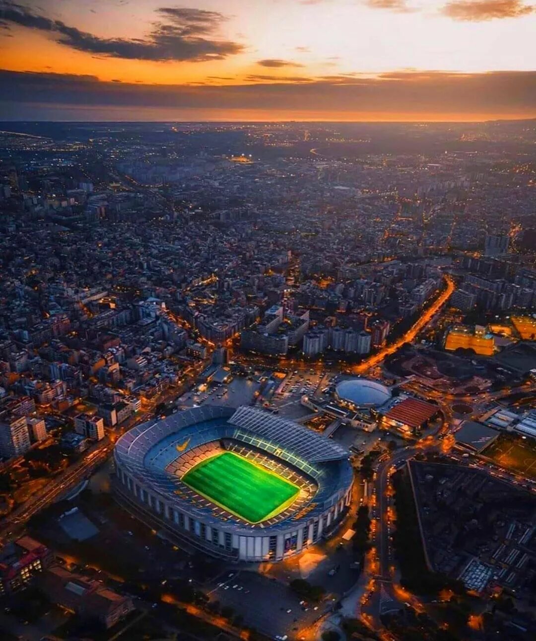 Барселона Камп ноу. Футбольный стадион Барселоны. Стадион Camp nou. Стадион Камп ноу Барселона Испания.