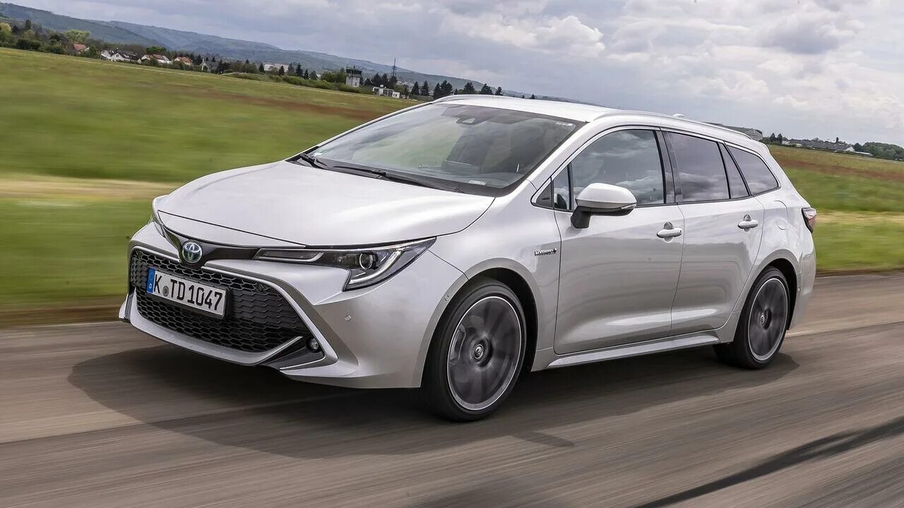 Toyota Corolla Touring 2022. Toyota Corolla Touring Sports 2019. Toyota Corolla 2020 Hybrid Touring. Тойота Королла туринг гибрид 2019. Corolla гибрид