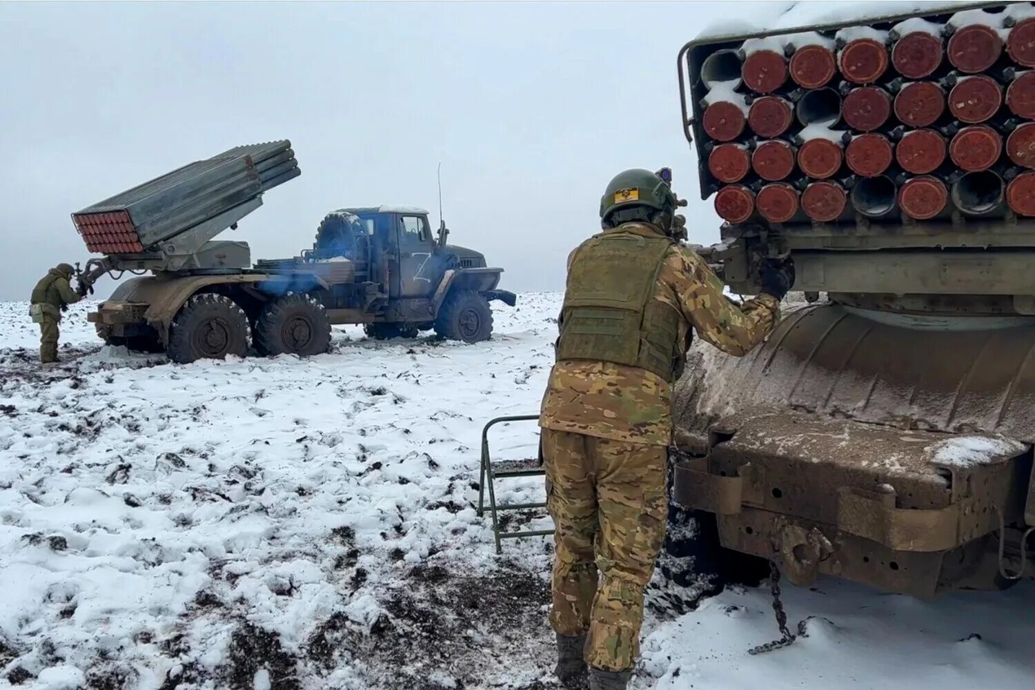 Чем грозит украина россии. Батарея РСЗО. Град военный. Град РСЗО. Российские РСЗО.