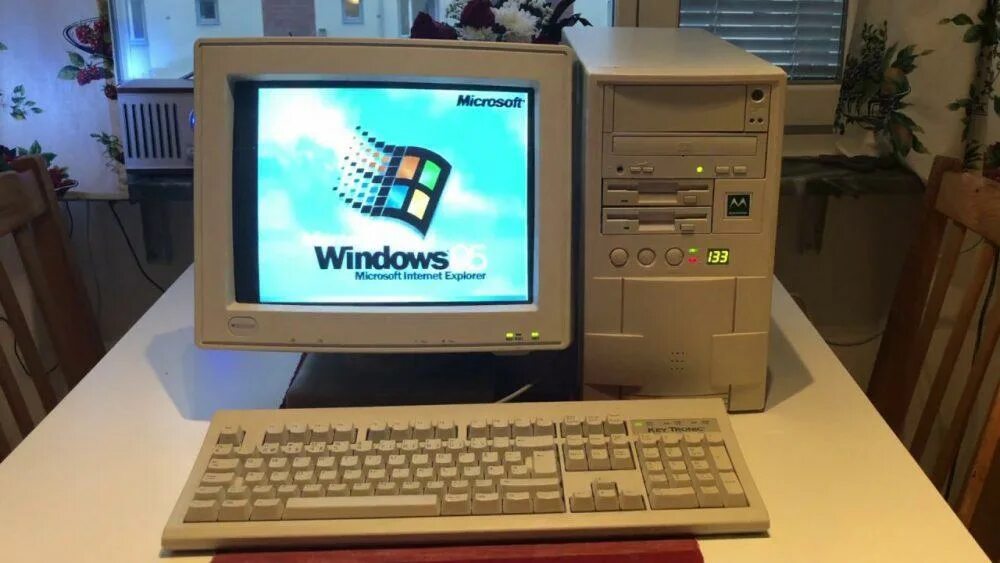 Технологии 2000 годов. Системный блок пентиум 1. Интел пентиум 1. Pentium 133 компьютер. Системный блок пентиум 133.