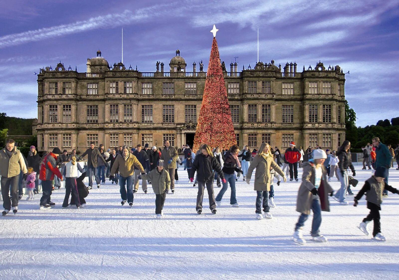 Лондон летом. Река темза. Время в британии сейчас. Британия летом. Королевство британии туристы.