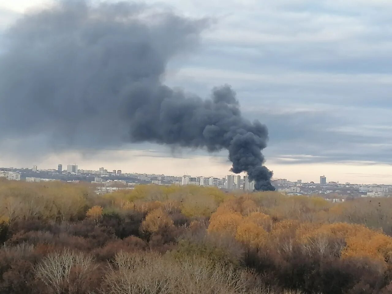 Что горит в ульяновске сейчас. Чп ульяновск сейчас пожар. страшные места в ульяновске. пожар в ульяновске сейчас. пожар в ульяновске сегодня в ленинском районе.