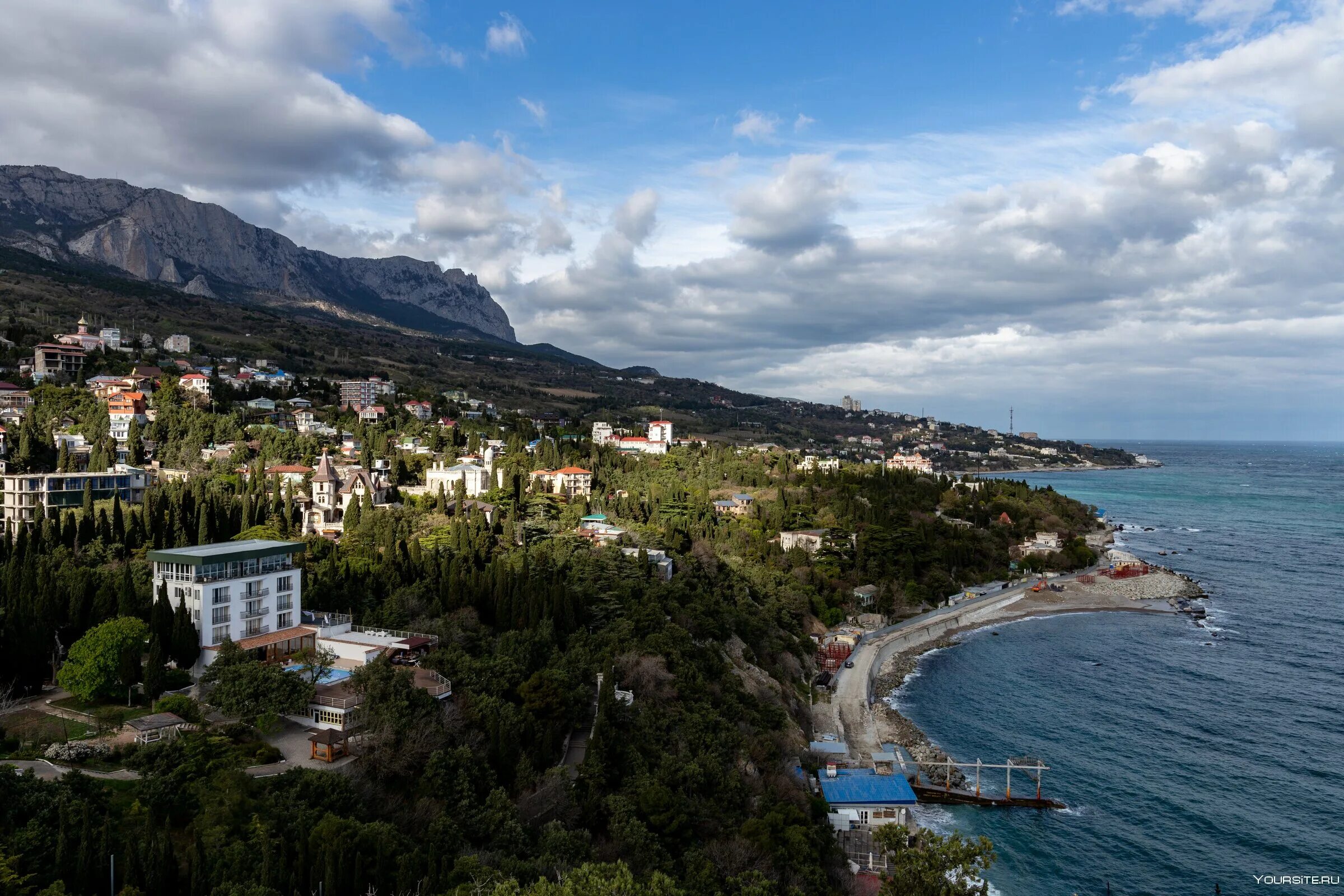 Ялта столица крыма. Южный берег Крыма Алушта. Южный берег Ялта. Ялта Мисхор. Крымский берег Ялта.