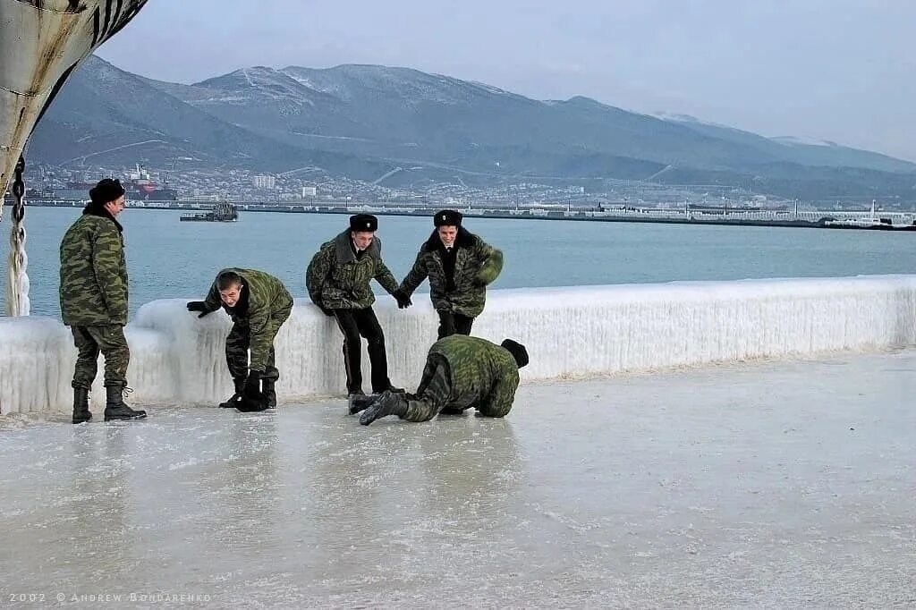 Туту новороссийск. Новороссийск зима 2002. Новороссийск 2002 год зима. Рыбалка в Новоросс.... 9 Декабря 2002 Новороссийск.