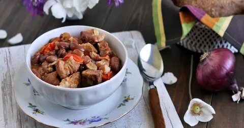 Мясо с фасолью и болгарским перцем
