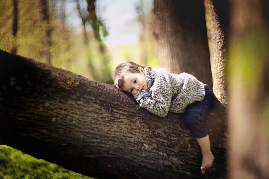 Маленьким здесь. Игровая площадка для детей. Улыбка ребенка. Маленькие дети. Маленьким здесь.