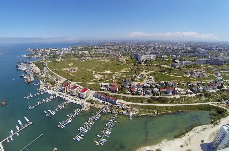 Район гагарина гагаринский севастополь. Район гагарина гагаринский севастополь. Гагаринский район севастополь вид сверху. Сквер гагарина севастополь. Гагаринский р н севастополя.