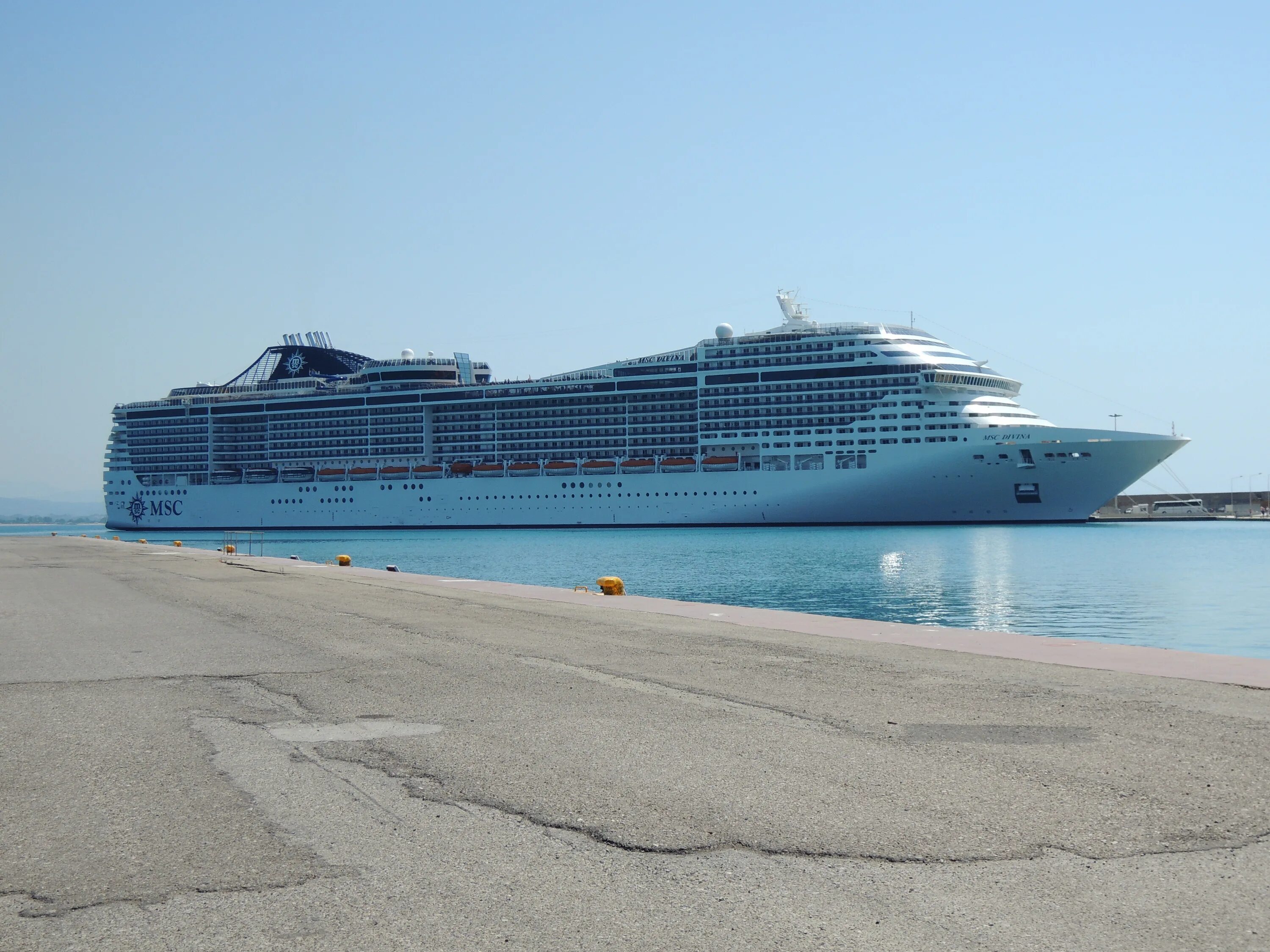 Msc divina лайнер. Олимпия море. Олимпия море. Отель олимпия сочи имеретинский курорт. Гостиница олимпия адлер.
