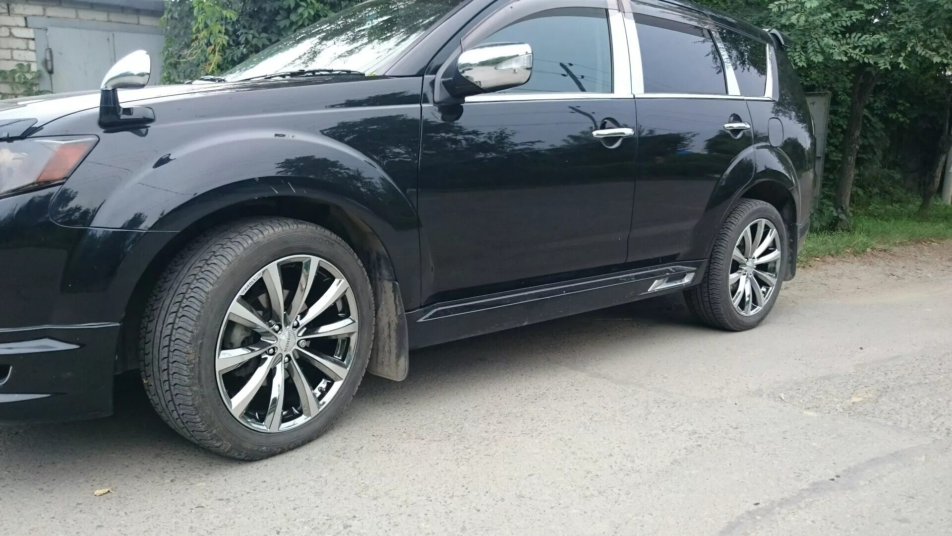 Литые диски 16 на митсубиси аутлендер. Outlander xl r19. mitsubishi outlander r19. аутлендер хл диски р 19. mitsubishi outlander 3 r19.
