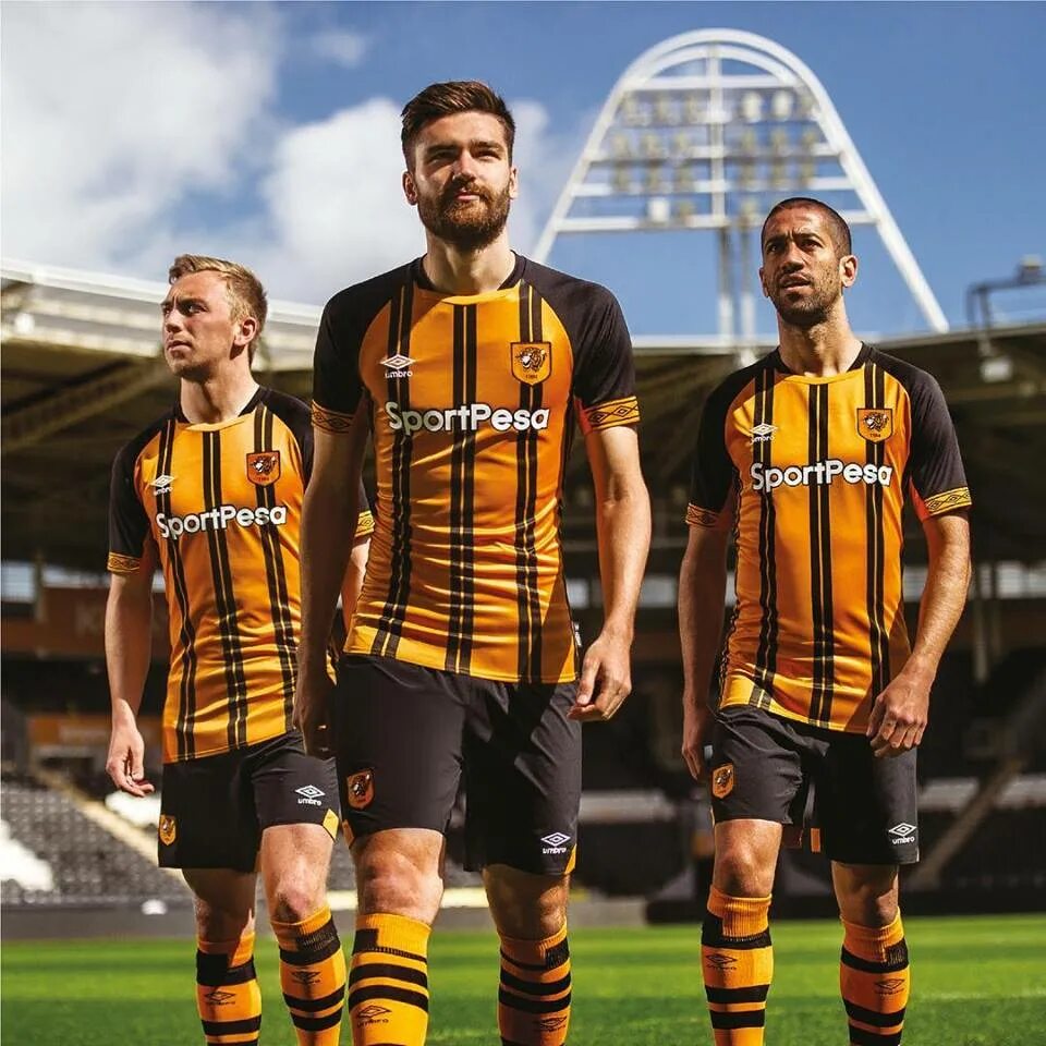 Hull city. Hull City форма 2021. Hull City Home Kit 2022. Hull City форма. City Hall.