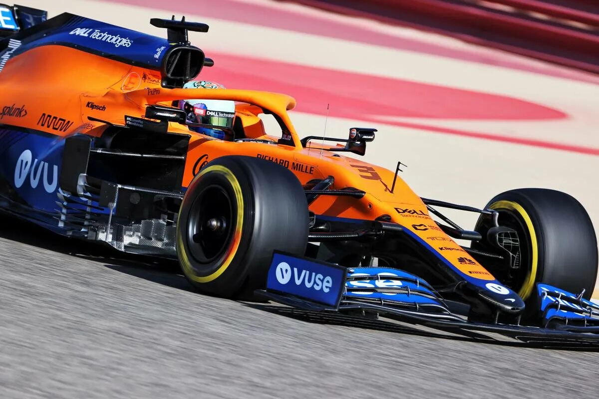 Скорость автомобилей формулы 1. F1 Maclaren 2021. MCLAREN f1 2021. MCLAREN f1. F1 Макларен Даниэль Риккардо.