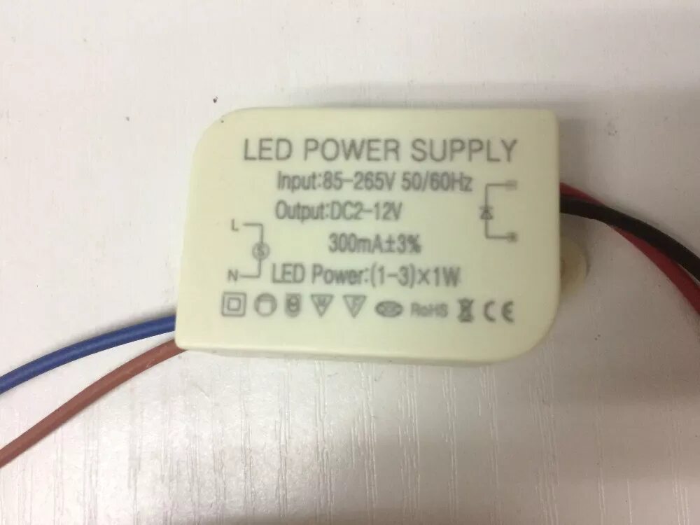 Трансформатор led 12v 300ma. Трансформатор 1-3 x1w 3вт Elektrostandard. Трансформатор led 3x1w Elektrostandard. Elektrostandard трансформатор 3 Вт 300ma.