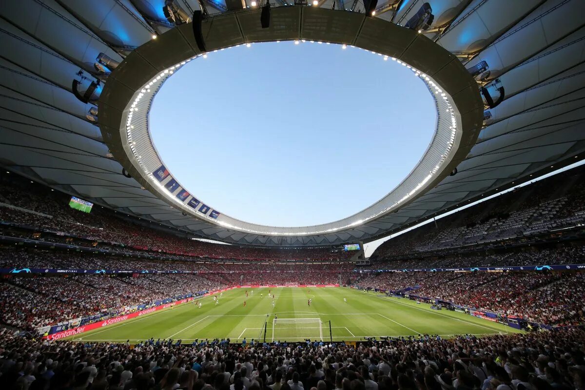 Ночной стадион. UEFA Champions League стадион. Стадион Лиги чемпионов Вертикаль.