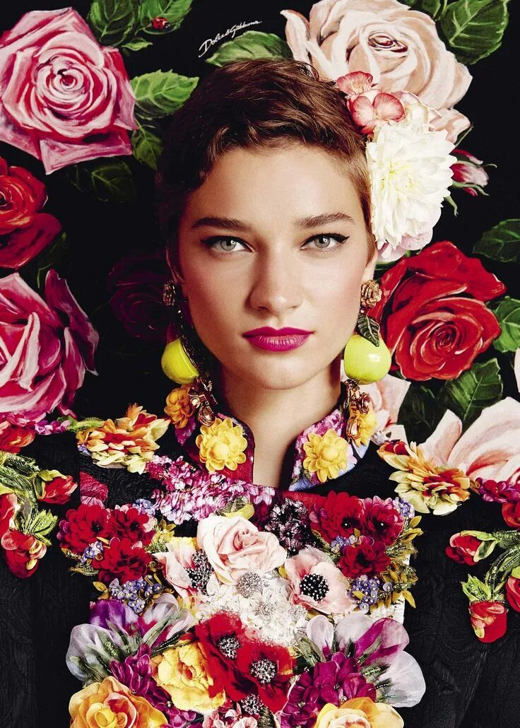 Дольче габбана цветы. Дольче Габбана Фловерс. Dolce Gabbana цветы. Dolce Gabbana съемка. Съемка в стиле Dolce Gabbana.