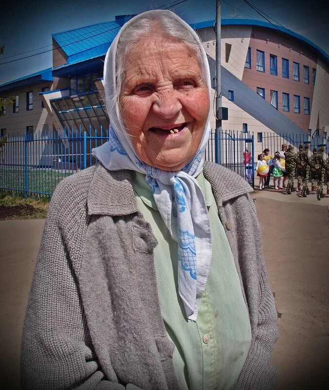 какая бабушка страшная