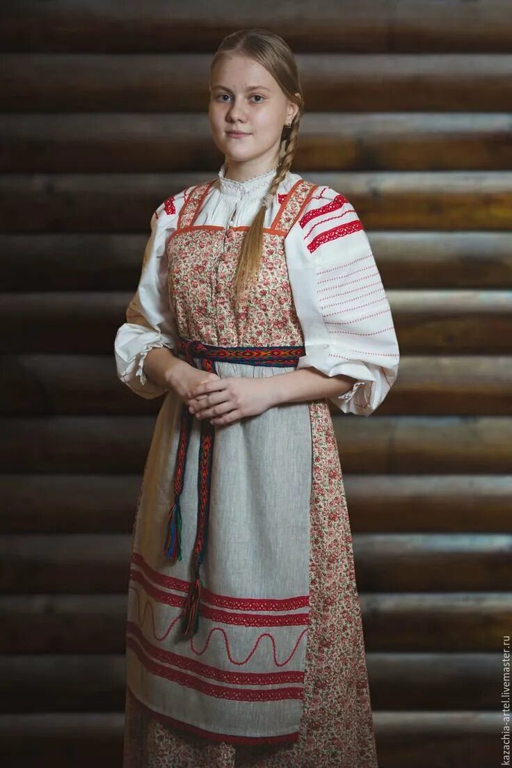 Одежда русской девушки. Красивые платья в русском стиле. Девушка в славянской одежде. Одежда русской девушки. Женская понева славянская.