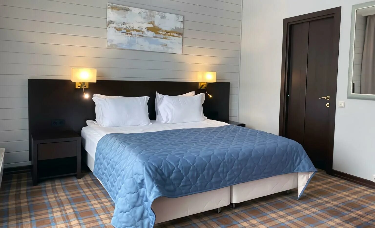 Отель лес арт резорт les art resort подмосковье. Дорохово лес арт резорт. Парк отель лес арт резорт. Лес арт резорт номера. Загородный отель les art resort.