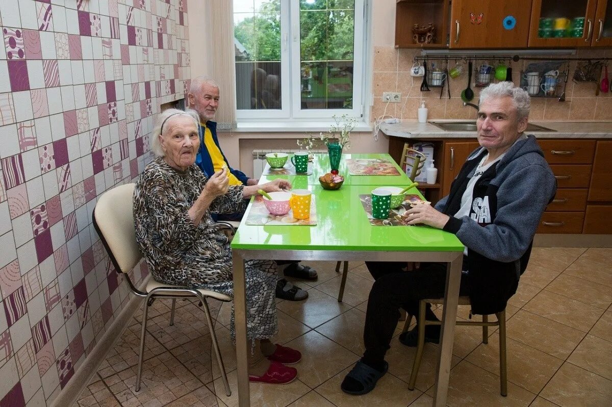 Пансионат для пожилых новокузнецк. Дом престарелых Малаховка. Пансионат для пожилых в Одинцово. Малаховка пансионат для пожилых. Дом престарелых в Одинцово.