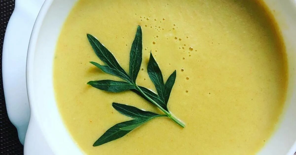 Овощной суп со сливками. Сливки для крем супа. Кабачковый суп пюре. Овощной суп со сливками рецепт. Крем суп с лососем и сливками.