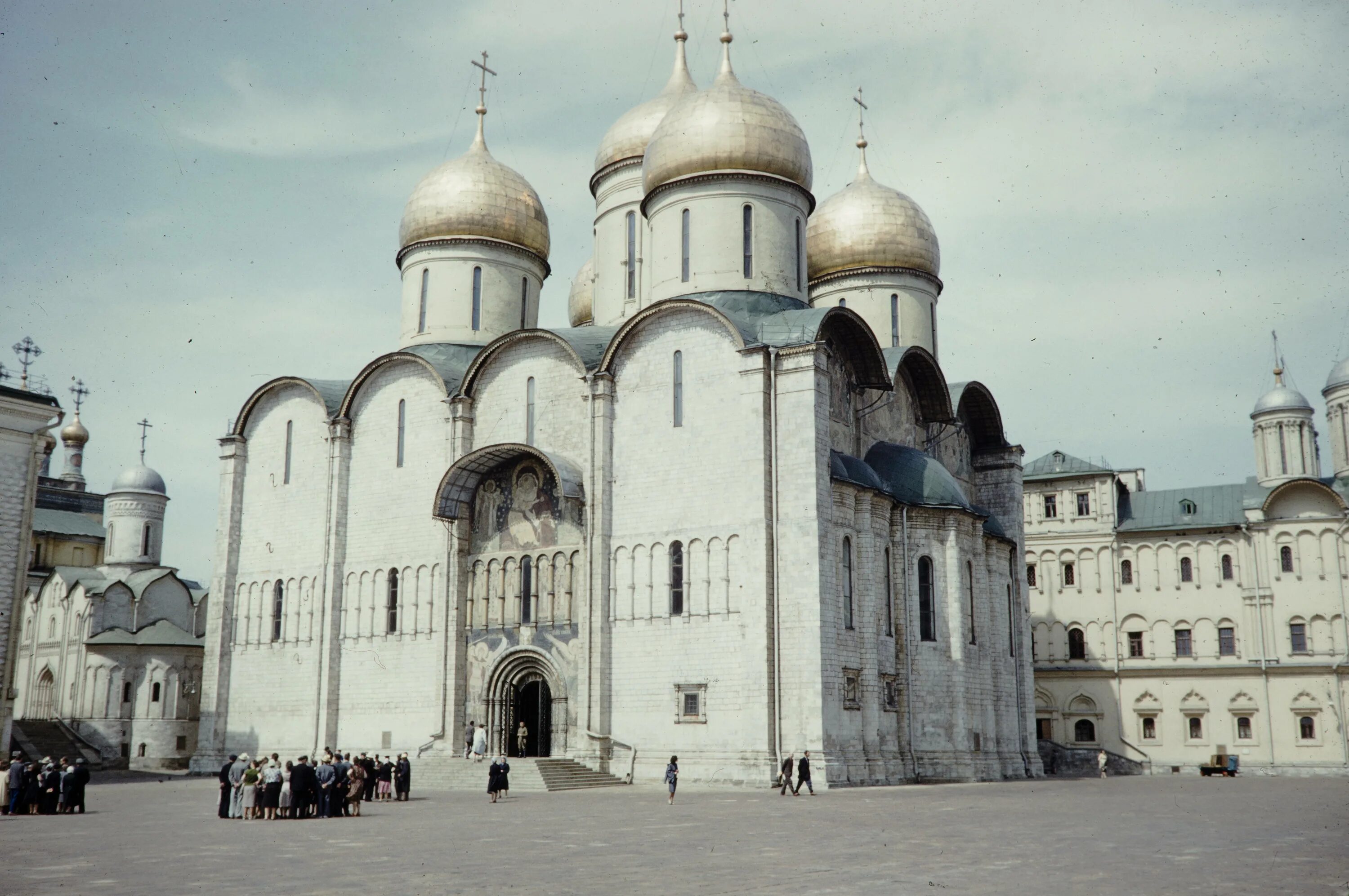 успенский собор 1475-1479. соборы 14 века. успенский собор московского кремля. успенский собор москва 15 век. благовещенский собор московского кремля 14 век.