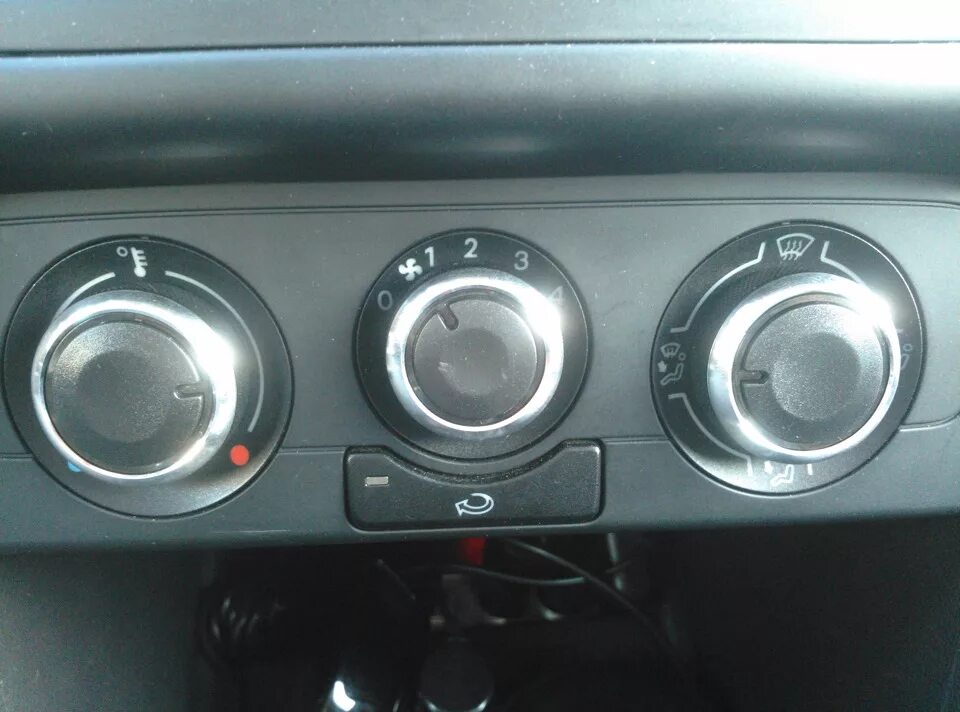 Крутилки на печку - Volkswagen Polo Sedan, 1,6 л, 2012 года аксессуары DRIVE2