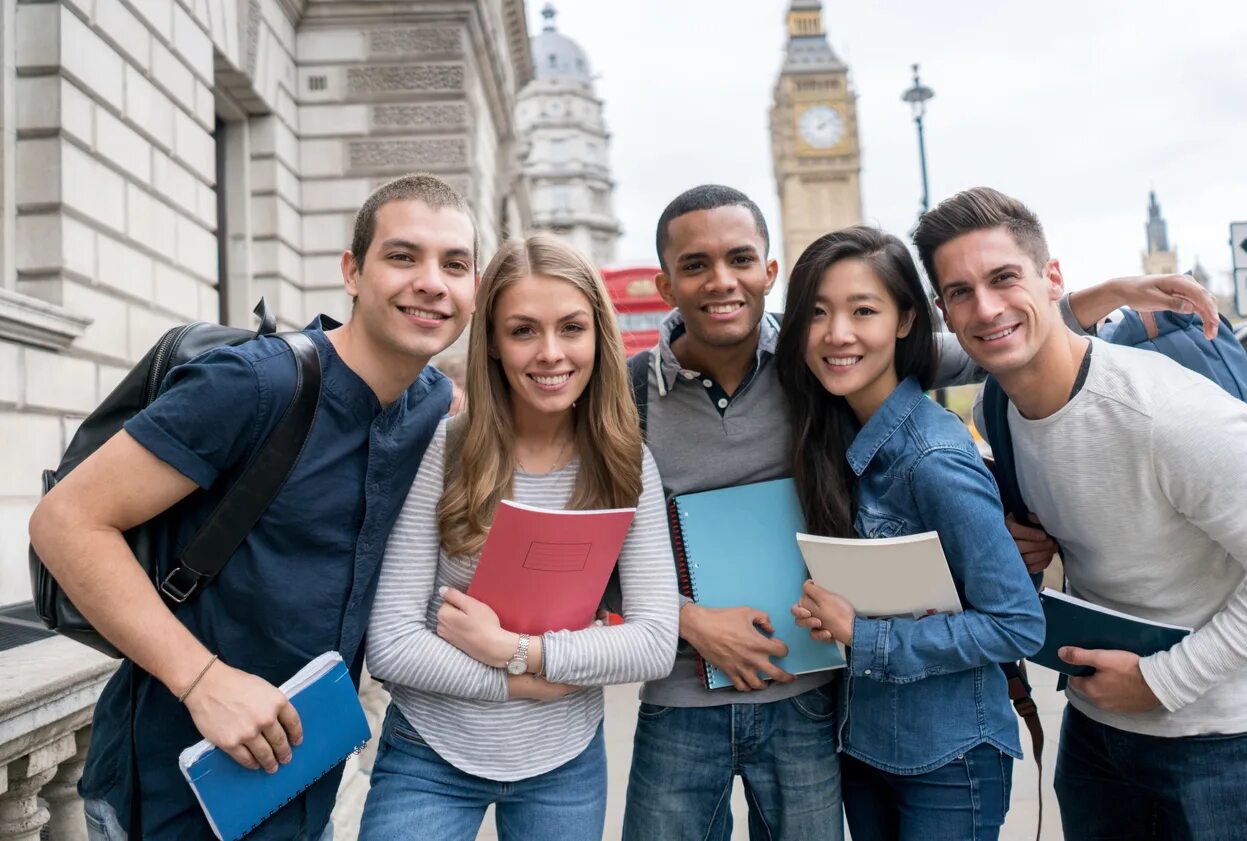 He a student now. Студенты за границей. Учеба за границей. Студенты Великобритании. Студент из Англии.