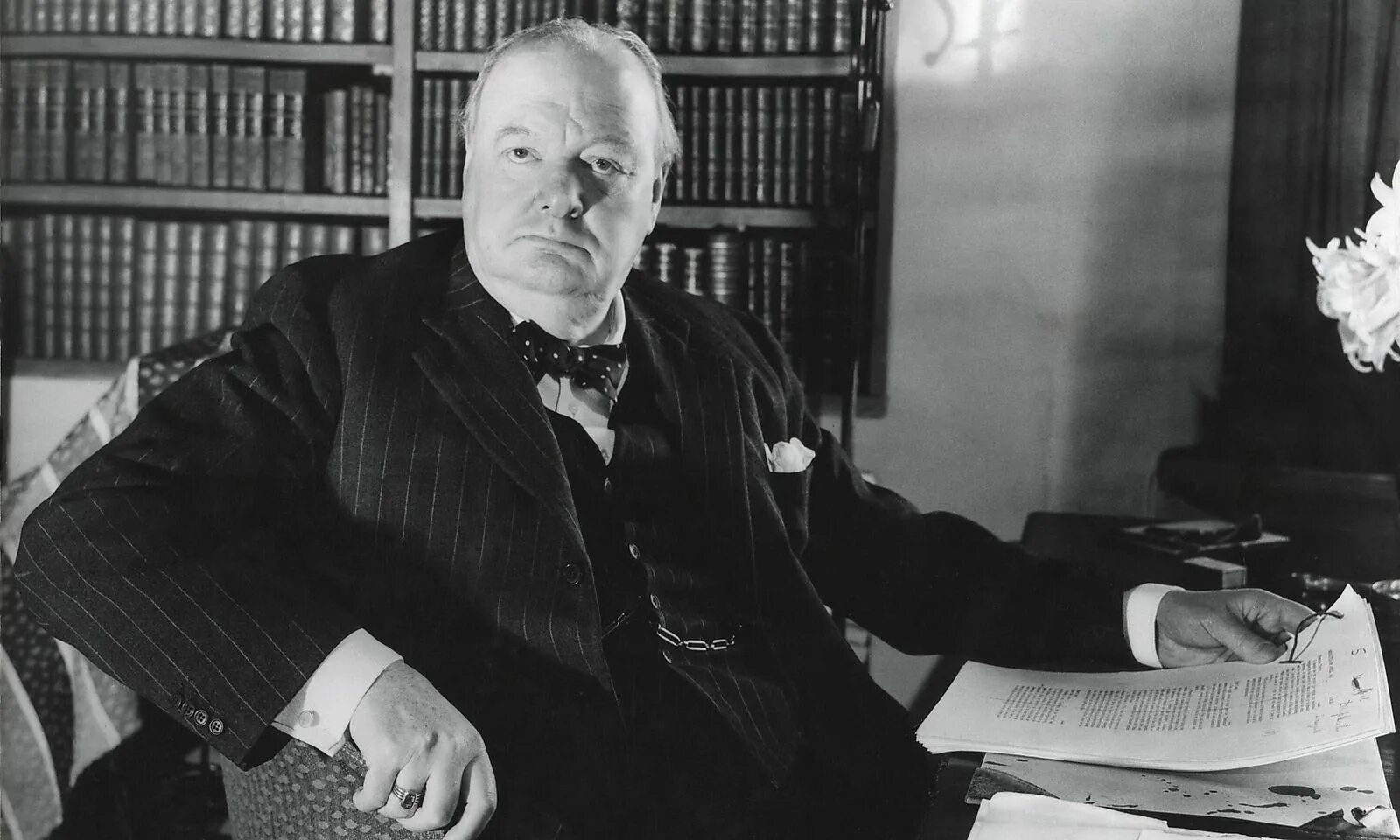 Черчилль впервые стал премьер министром при. Уинстон спенсер леонард черчилль. Сэр уинстон черчилль (1874—1965). Сэр уинстон черчилль (1874—1965). Уинстон черчилль.