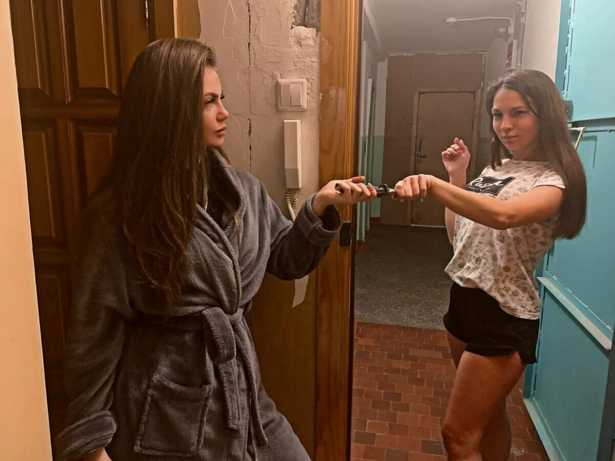 Соседка таня. Соседка таня. Соседки по даче в деревне. Моя соседка оля. Анна снегова актриса фильмография.