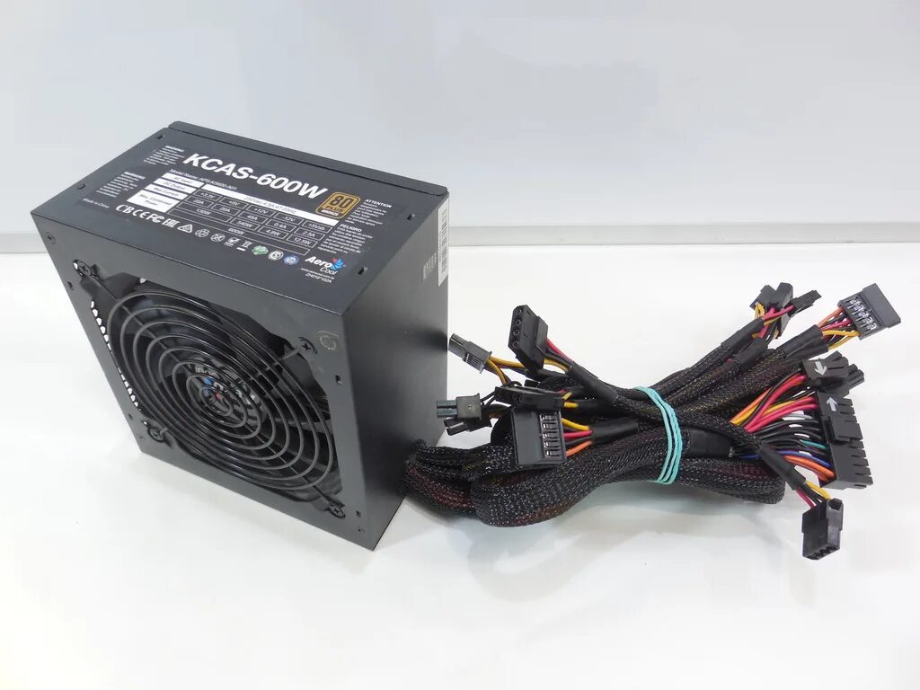 Gamemax vp-700. Блок питания 600w aerocool kcas-600w plus. 600w bronze. Aerocool kcas plus 800. Блок питания evga 600 w2 600w.