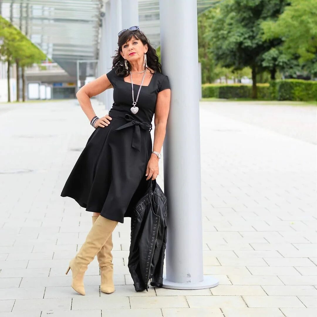 С днём рождения 40 летием. Успешный мужчина. 40 лет не стоит. 40 лет не стоит. Актер колин ферт.