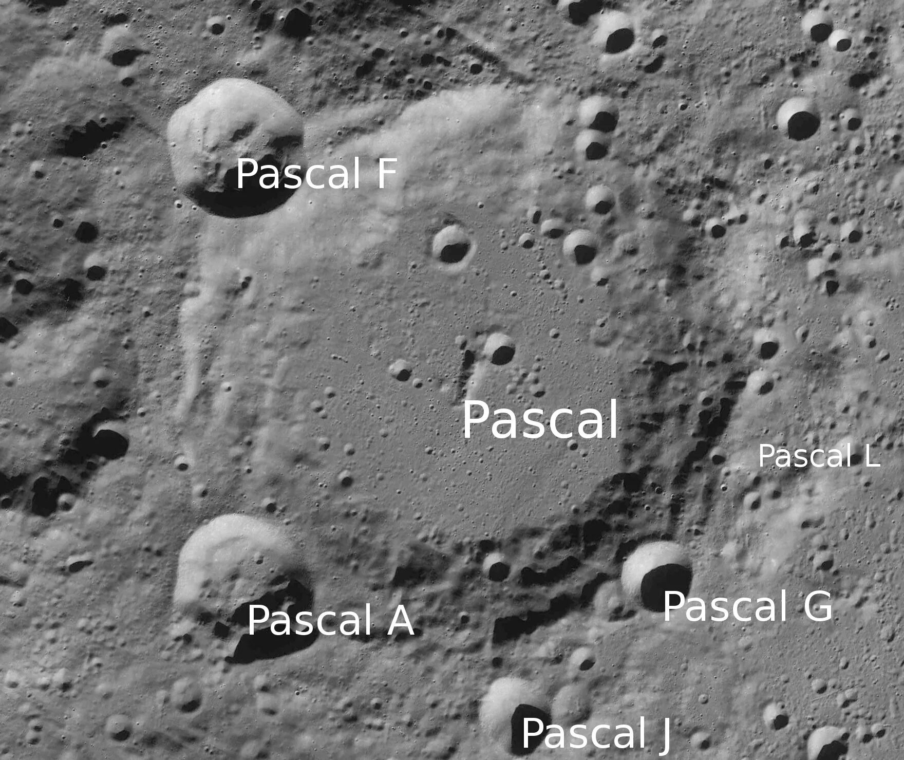 Кратер Паскаль. Лунные кратеры. Кратеры на Луне. Кратер на Луне в честь Паскаля.