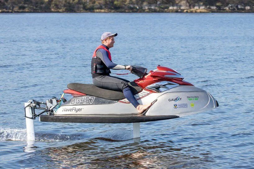 Водный мотоцикл. Мотосерф сочи. Быстрые гидроциклы. Гидроцикл sea doo gsx. Самый быстрый гидроцикл.