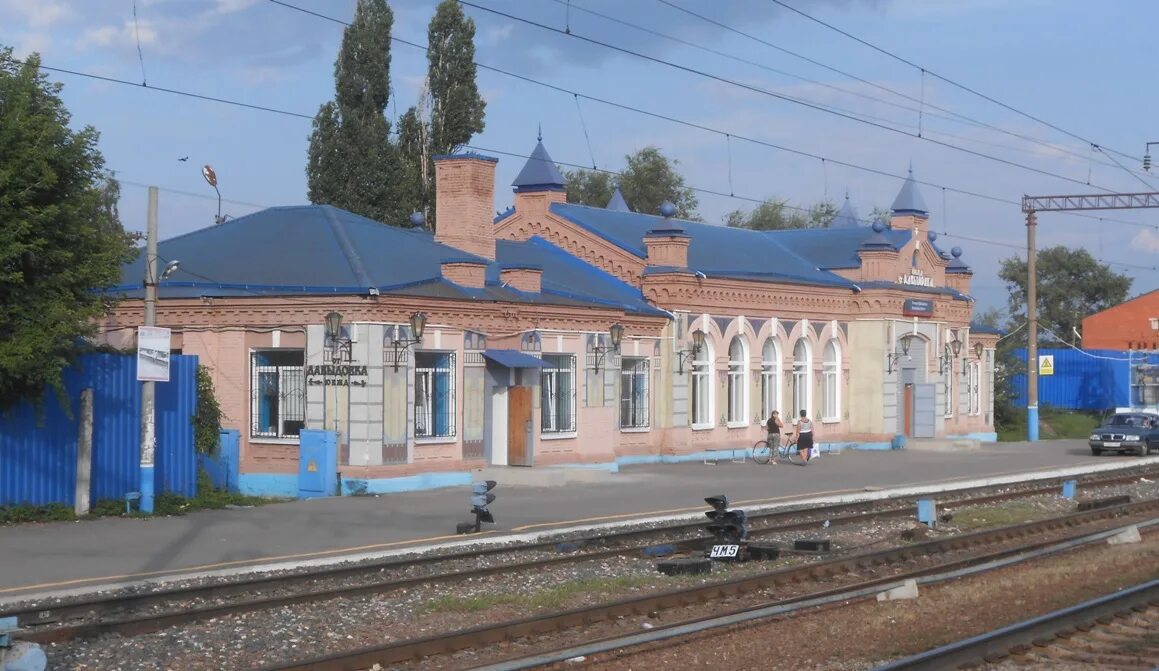 Поселок давыдовка воронежской области. Вокзал Давыдовка Лискинский район. Вокзал станции Давыдовка. Вокзал Давыдовка Лискинский район Воронежская область. ЖД вокзал Отрожка.