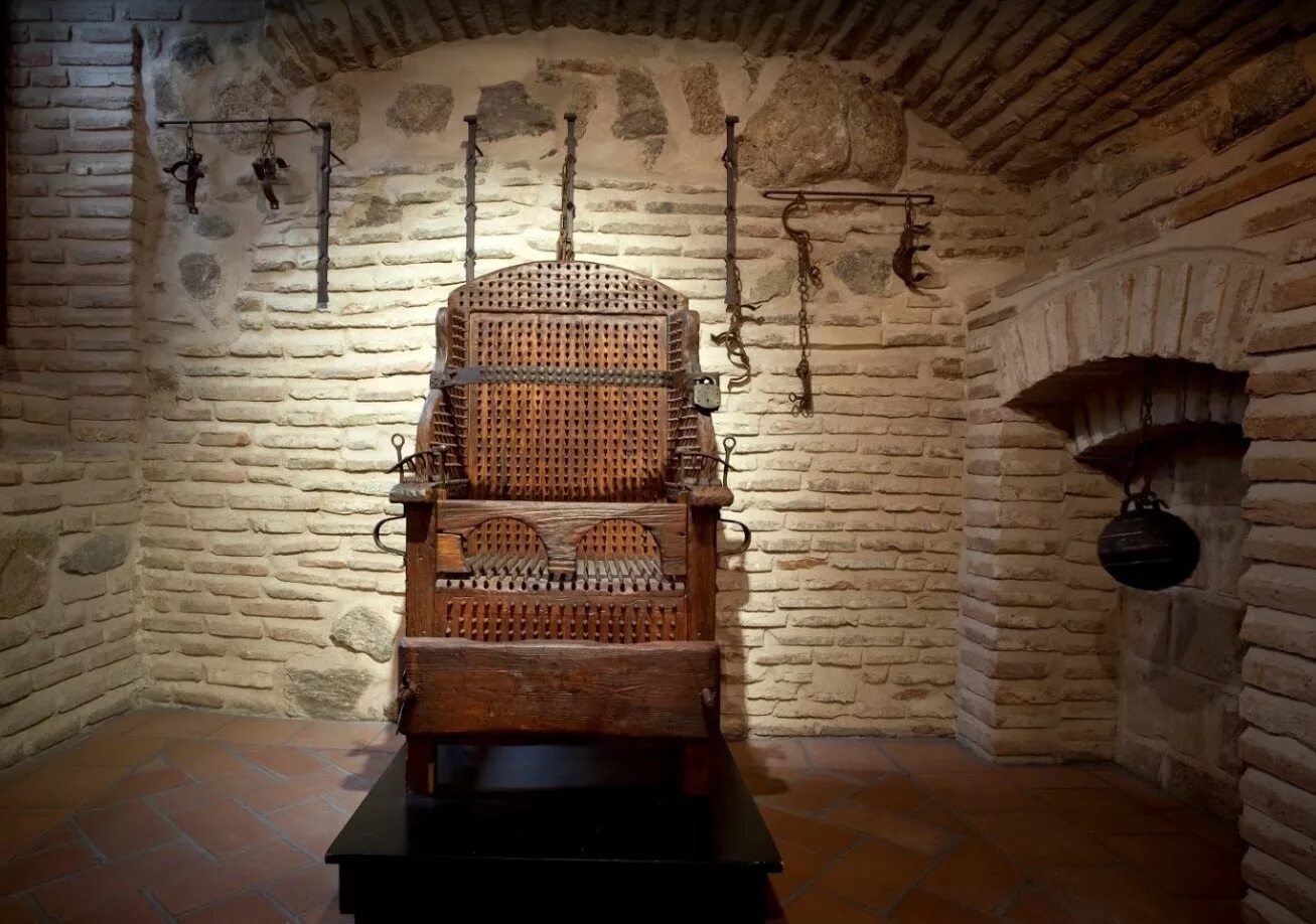 Место пыток. Музей инквизиции в Толедо. Музей испанской инквизиции.