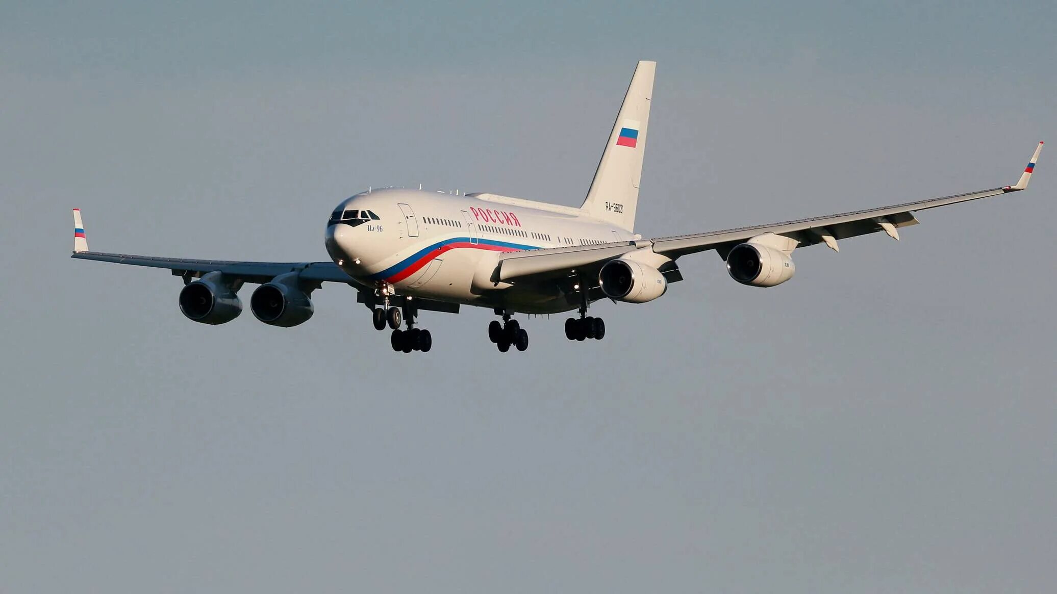 Борт 1 какой самолет. Самолет президента рф ил-96-300. президентский самолет путина ил-96. самолет путина ил 96. ил 96 300 президентский борт.