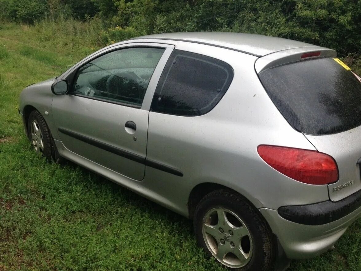 Peugeot 206 206 хэтчбек. Пежо 206 хэтчбек 3 х дверный. Пежо 206 хэтчбек 3 х дверный. Клиренс пежо 206 хэтчбек. Пежо 206 хэтчбек 2004 года.