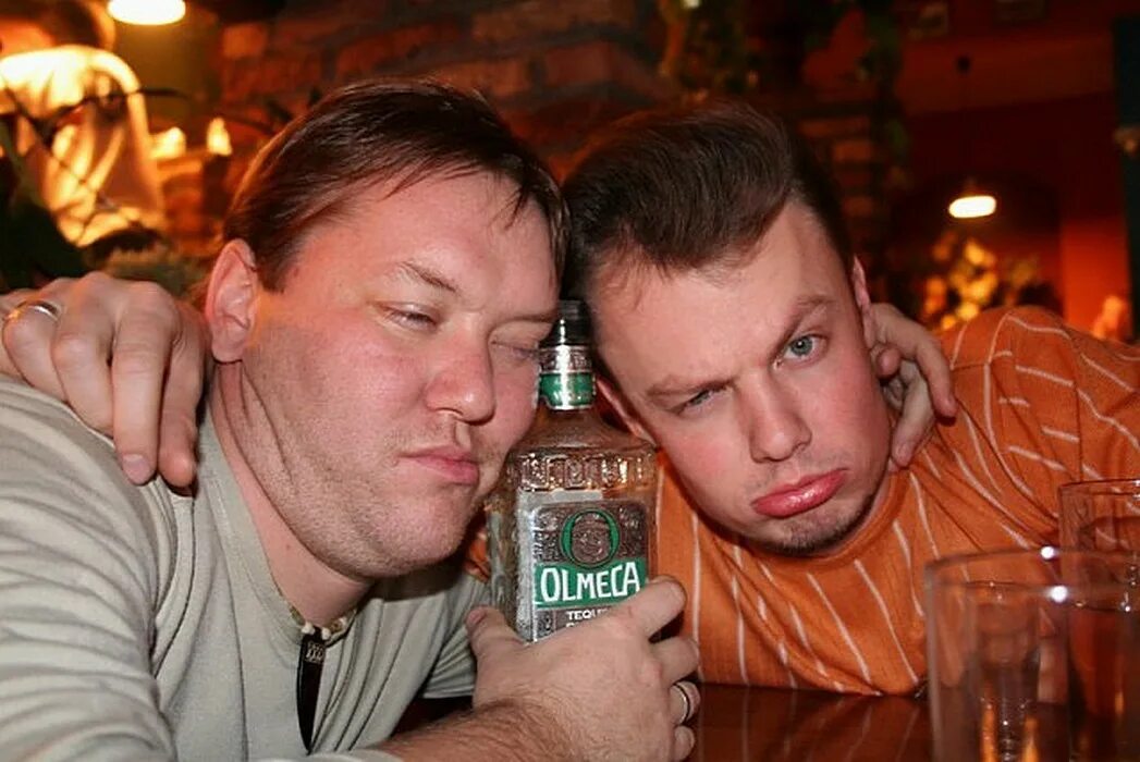 Двое пьяных парней