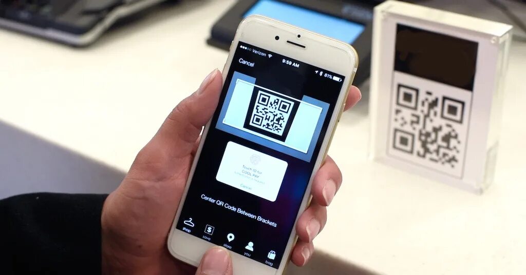 Как платить qr кодом в магазине. QR платежи. QR оплата. Система быстрых платежей QR. QR эквайринг.