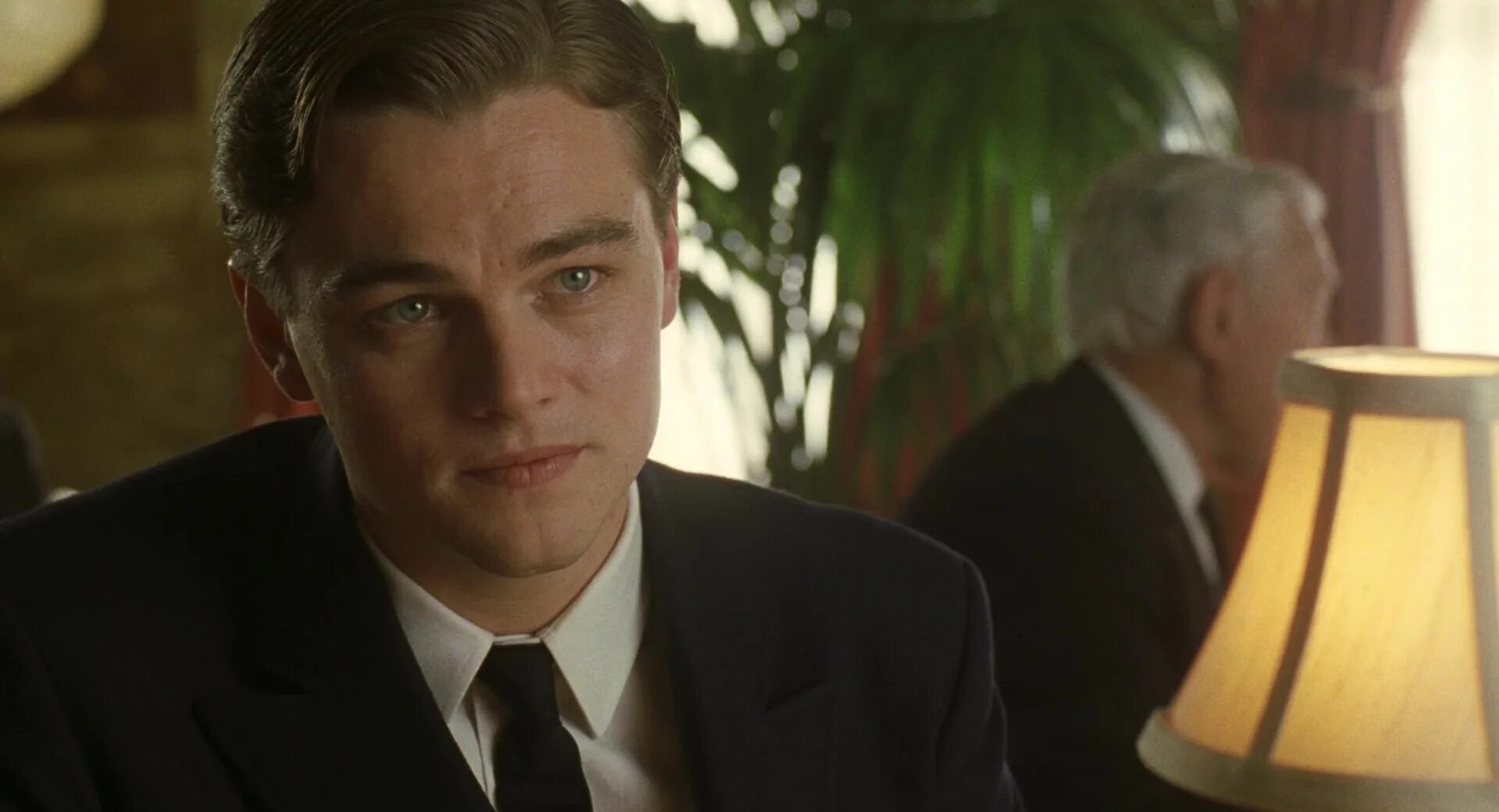 Леонардо ди каприо 2002. Ди каприо пилот. Фильмы ди каприо 2002. Пилот леонардо дикаприо. Поймай меня, если сможешь фильм 2002.