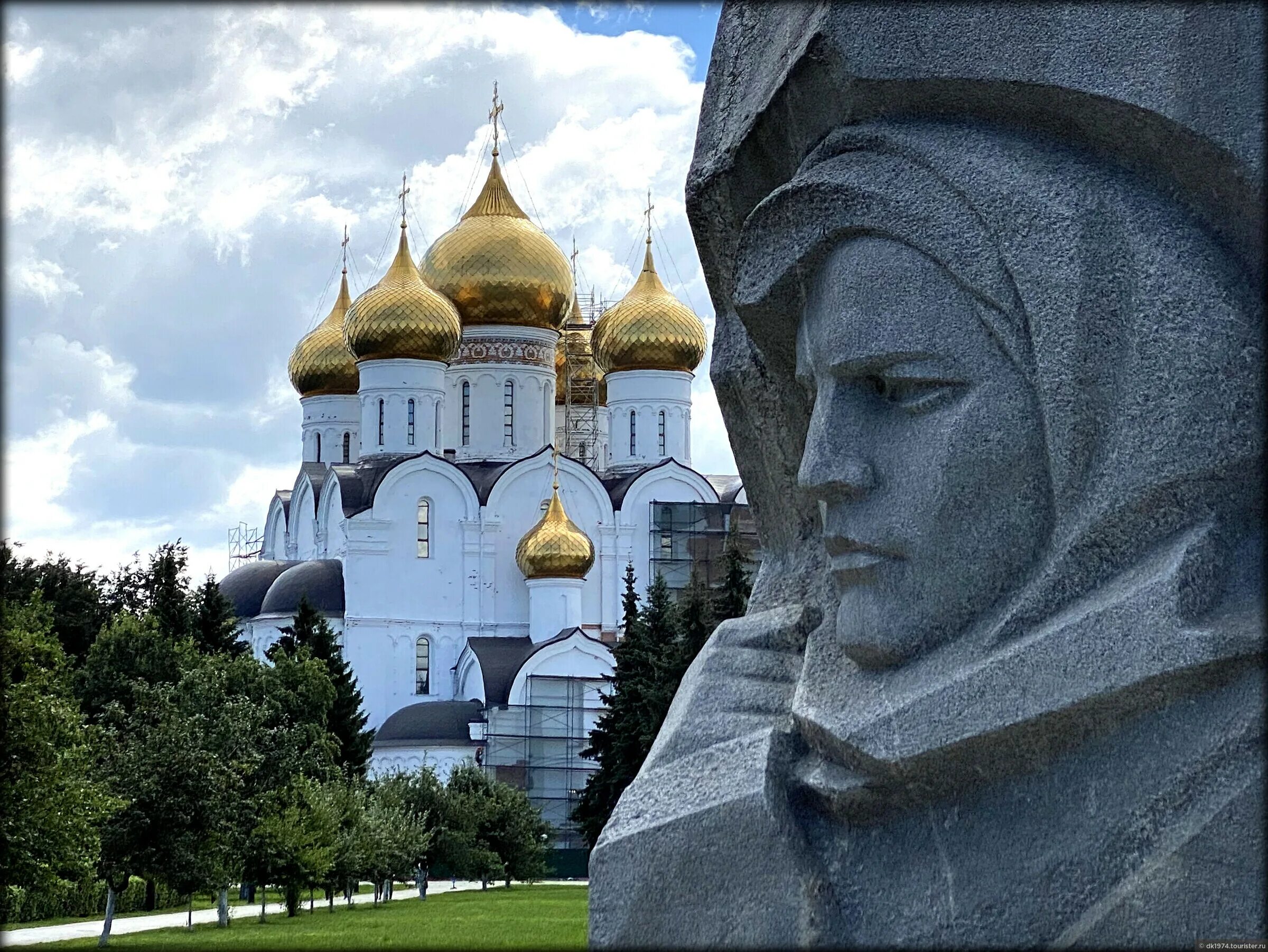 Ярославль 14 июля. Достопримечат ярославль. ярославль достромичательности. памятники в ярославле достопримечательности.