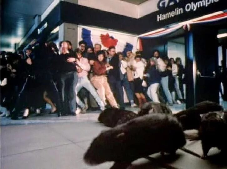 Пища богов лейбл. Пища богов книга. Пища богов 2. Пища богов 2 фильм 1989 кадры. Пища богов фильм 1976 постеры.