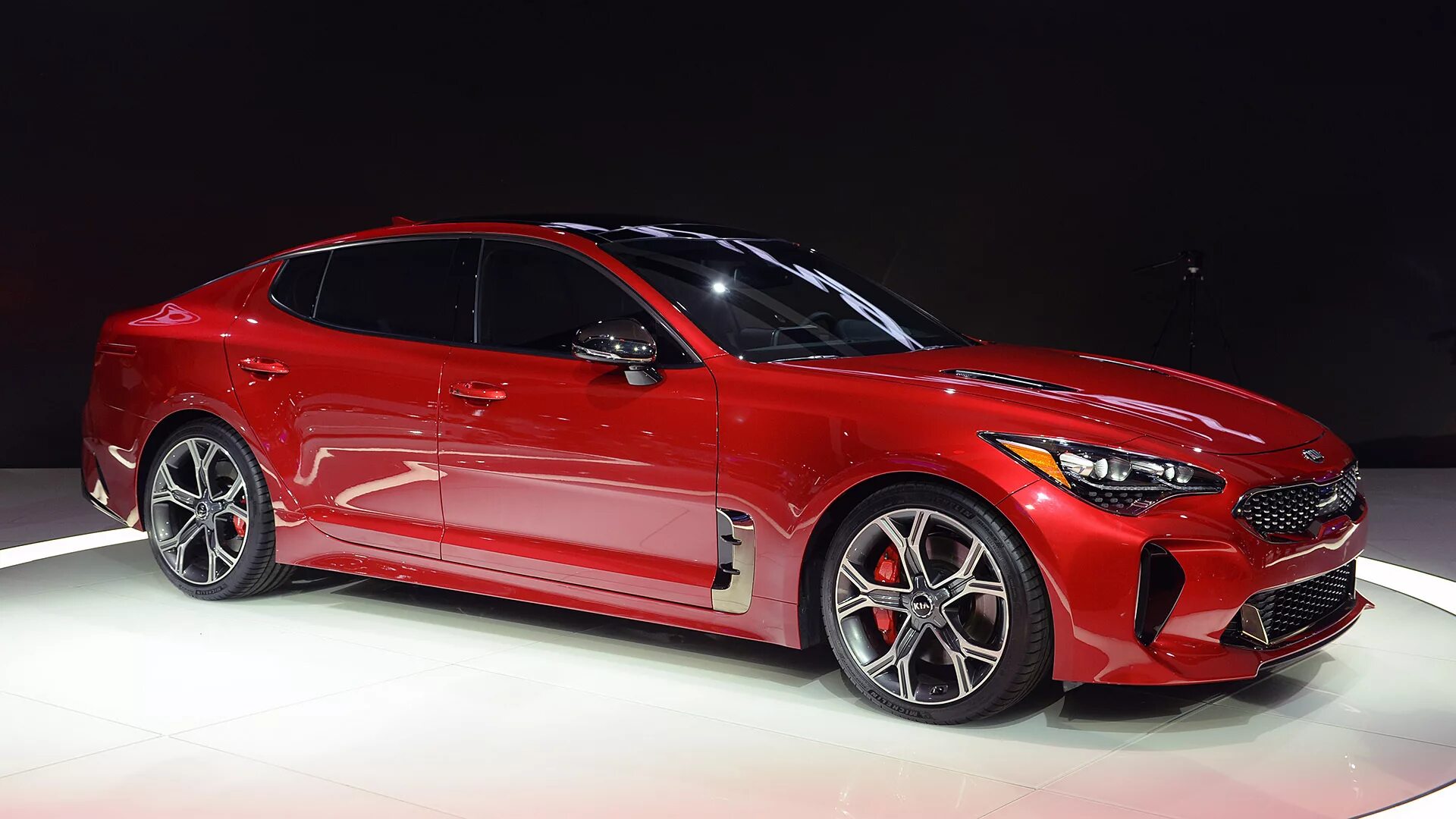 Новая kia stinger. Новая kia stinger. Kia stinger 2022. Kia stinger 2017. Стингер лошадиные силы.