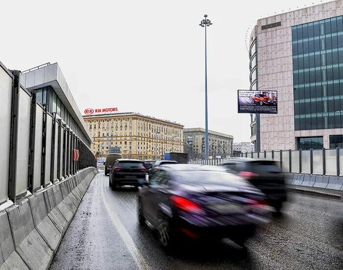Кутузовский проспект 7. Кутузовский проспект kia. памятник ттк на кутузовском. билборд кутузовский проспект. цифровой билборд кутузовский.