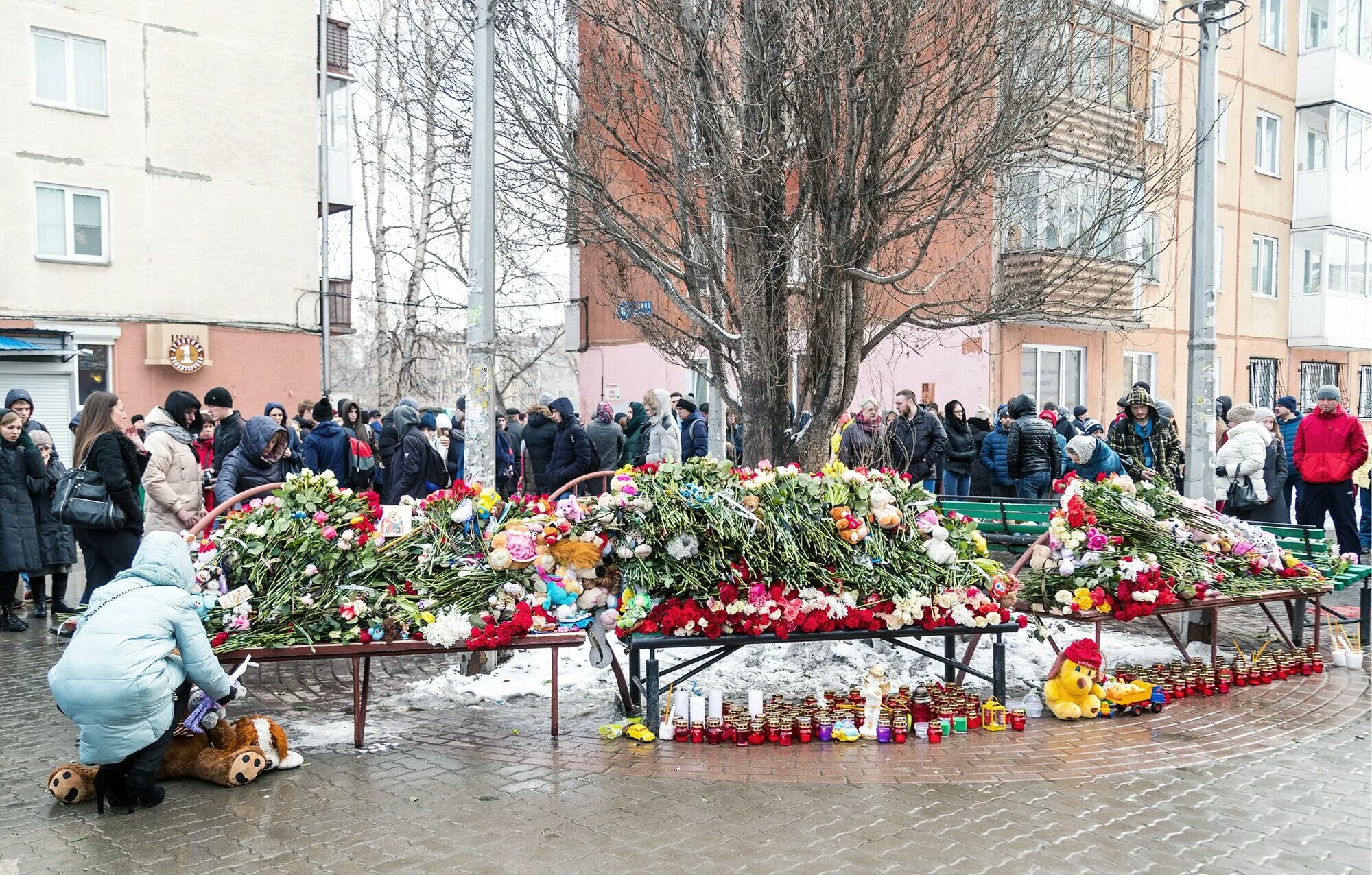 Когда случилась трагедия в зимней вишне. Трагедия в Кемерово в ТЦ зимняя вишня. Зимняя вишня Кемерово 2018. ТЦ зимняя вишня Кемерово. Трагедия в Кемерово в ТЦ пожар.