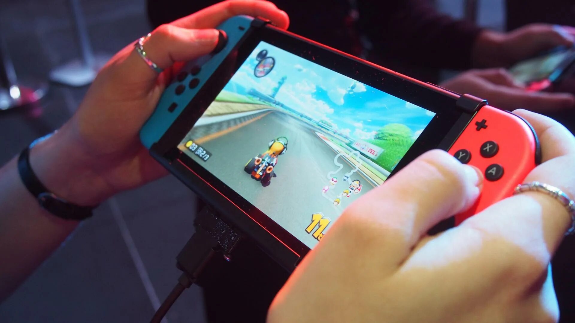 Nintendo switch race. Нинтендо свитч 2023. Гонки на Нинтендо свитч. Nintendo Switch Nintendo. Нинтендо свитч 2 экрана.